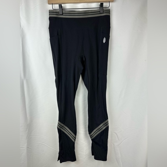 Free People Movement Black Leggings With Zipper Bottom. Size Small. - Picture 1 of 11